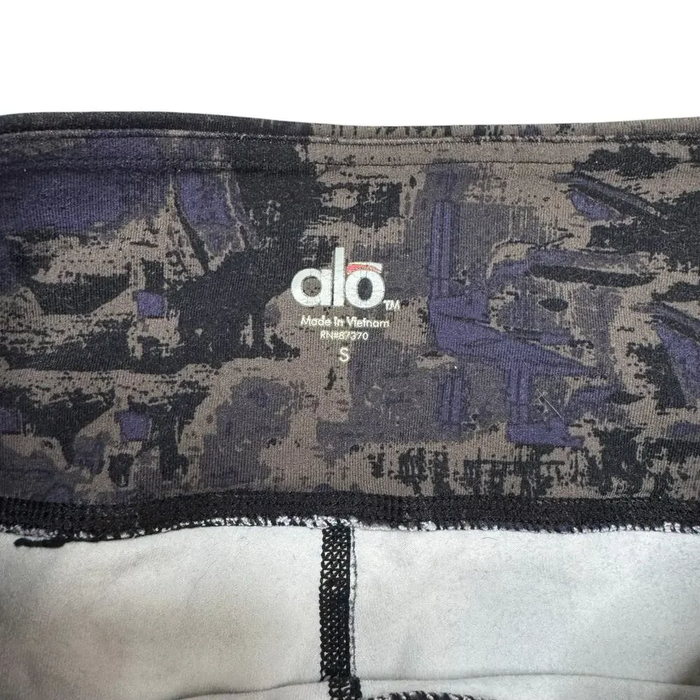ALO High Rise Leggings Tan Black Blue Camo Abstract Print Size Small Womens